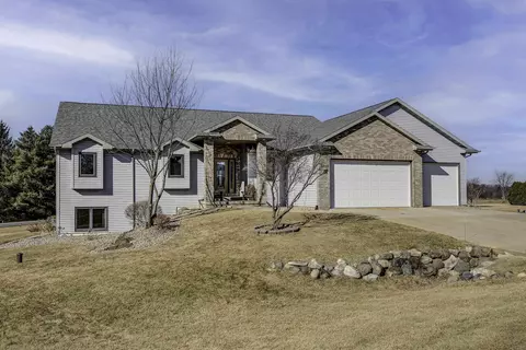 3296 Conservancy Estates Ln, Sun Prairie, WI 53590