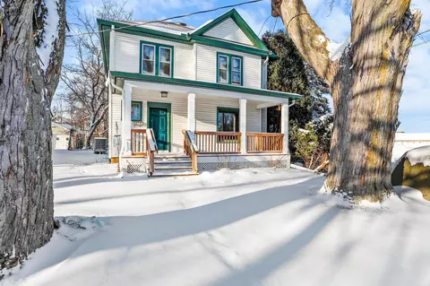 541 E Main St, Sun Prairie, WI 53590