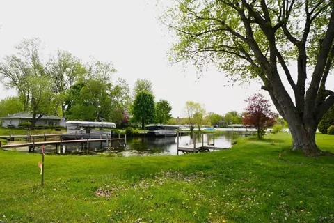 478 E Bay Ct, Green Lake, WI 54941