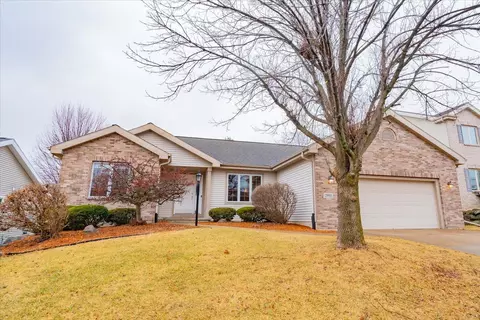 2993 Stamford Pl, Madison, WI 53711