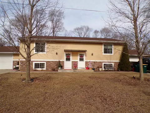 111 Healy Ln, Fort Atkinson, WI 53538