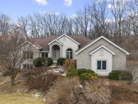 7871 Wood Pond Trl, Cross Plains, WI 53528
