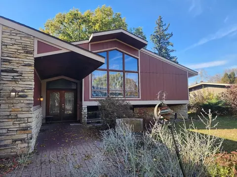 5326 Arapahoe Ln, Madison, WI 53704