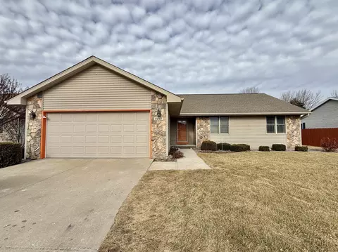 4051 Boulder Dr, Janesville, WI 53546
