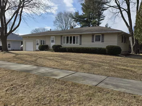 591 Farwell Dr, Oregon, WI 53575