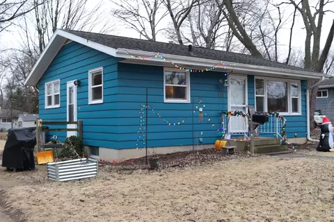611 West St, Stoughton, WI 53589