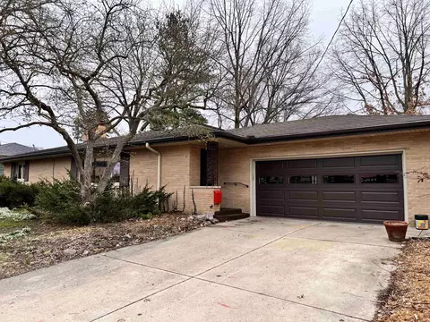 7421 North Ave, Middleton, WI 53562