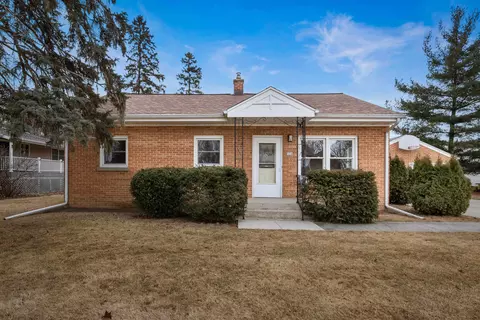 334 N Fairfield Ave, Juneau, WI 53039