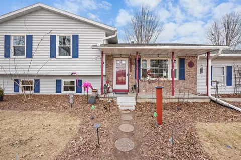 1900 N Page St, Stoughton, WI 53589