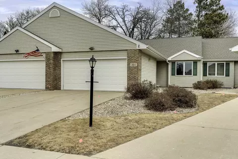 561 Kensington Sq, Stoughton, WI 53589