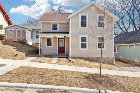 415 S 5th St, Stoughton, WI 53589