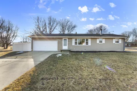 1459 Steven St, Sun Prairie, WI 53590