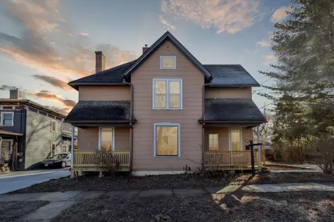 809 W Holmes St, Janesville, WI 53548