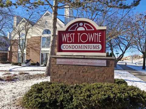 527 Donofrio Dr #4, Madison, WI 53719