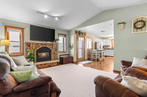 924 Acker Pkwy, Deforest, WI 53532