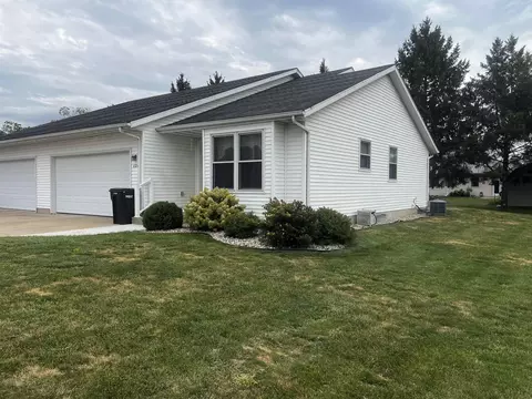 604 1st St, Brodhead, WI 53520
