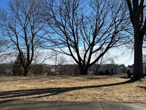 341 Rosendale St, Beaver Dam, WI 53916