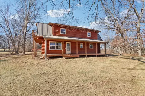 2095 Yahara Dr, Stoughton, WI 53589