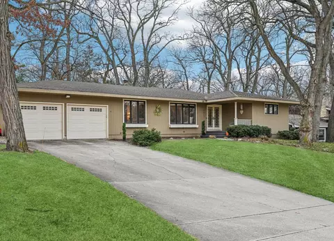 6643 Columbus Dr, Middleton, WI 53562