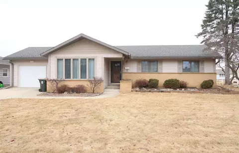 128 E Kohler St, Sun Prairie, WI 53590