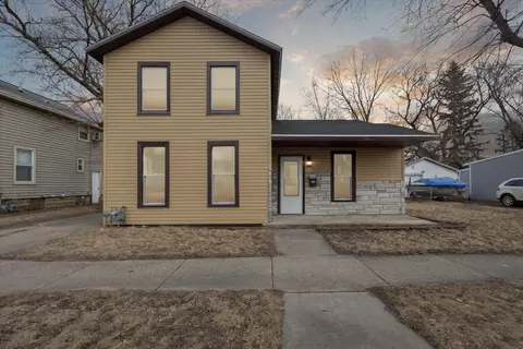 413 Cherry St, Janesville, WI 53548
