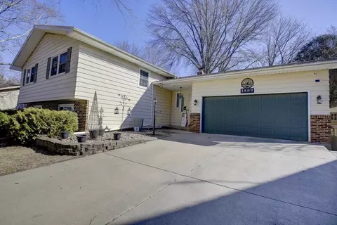 1809 Frisch Rd, Madison, WI 53711