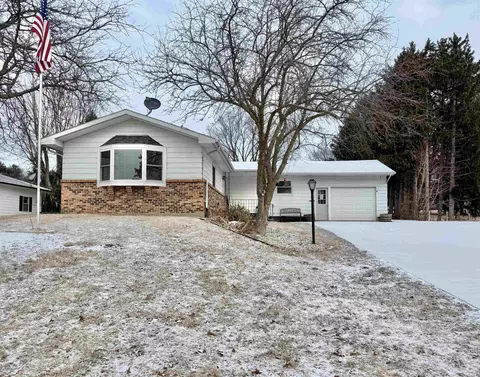 10045 E County Road X, Clinton, WI 53525