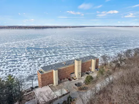 3100 Lake Mendota Dr #202, Madison, WI 53705