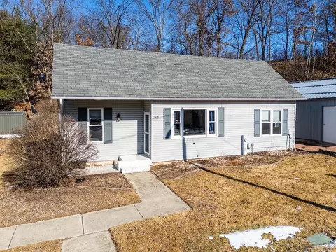 208 Pine St, La Valle, WI 53941