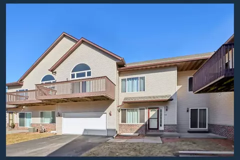 726 Cherokee Path, Lake Mills, WI 53551