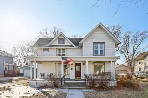 130 E Grant St, Lake Mills, WI 53551
