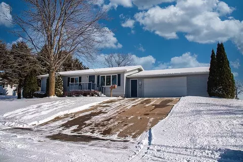 223 Sunrise Ct, Belmont, WI 53510