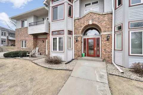 2229 Luann Ln #6, Madison, WI 53713