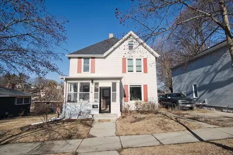 110 North St, Stoughton, WI 53589