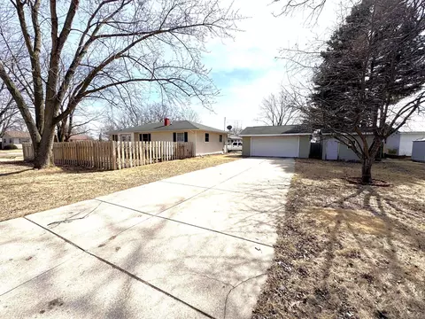 301 E 8th Ave, Brodhead, WI 53520