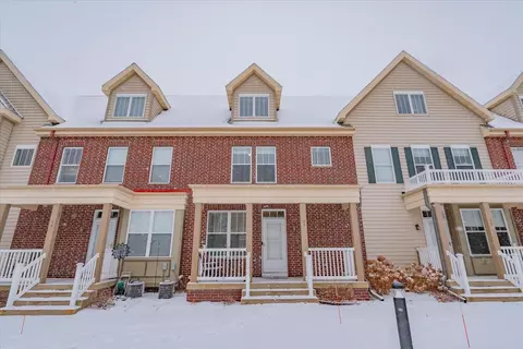 55 S Gardens Way, Fitchburg, WI 53711