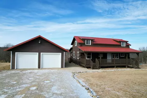 29079 Skyview Ln, Wauzeka, WI 53826
