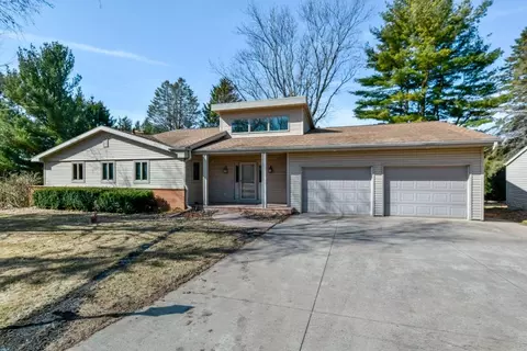 3911 Pioneer Rd, Verona, WI 53593