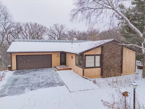 7307 Vista Ct, Middleton, WI 53562