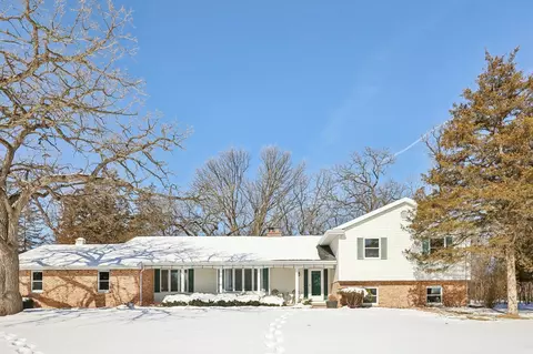 9400 Blackhawk Trl, Sauk City, WI 53583
