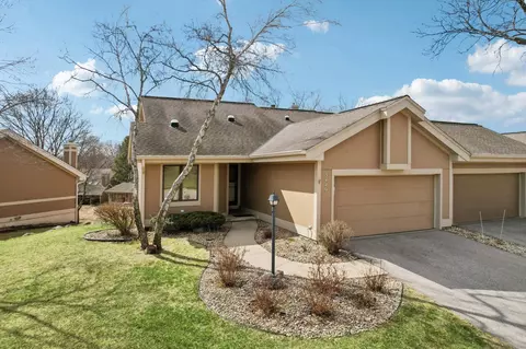 3449 Valley Creek Cir, Middleton, WI 53562