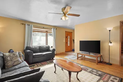436 Linde St, Deforest, WI 53532
