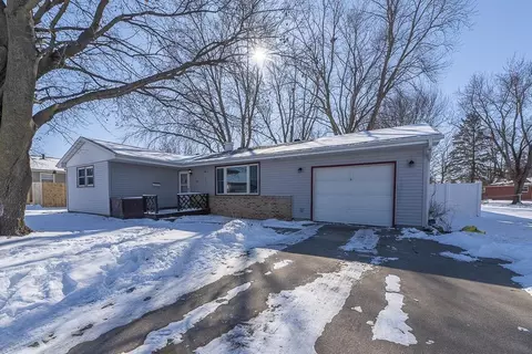 211 Edison Ave, Janesville, WI 53546