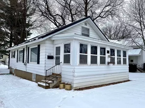 132 Prospect Ave, Beaver Dam, WI 53916