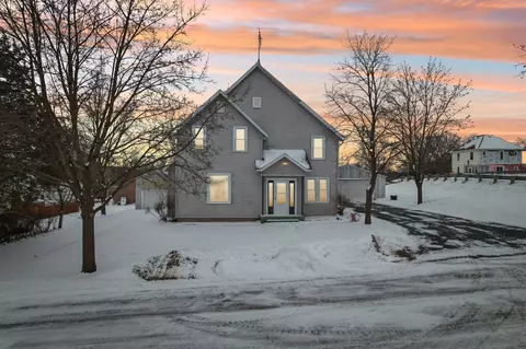 323 W Prospect St, Endeavor, WI 53930