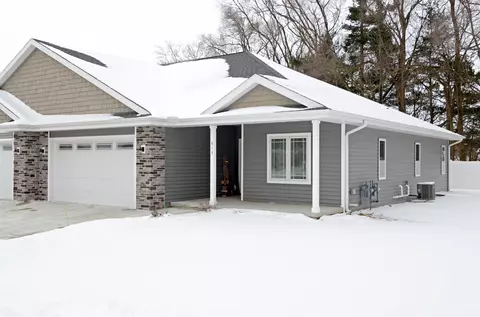 913 Journey Hills Rd, Milton, WI 53563