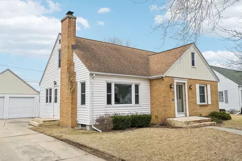 709 N Ringold St, Janesville, WI 53545