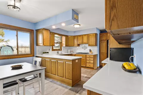 2399 White Oak Trl, Oregon, WI 53575