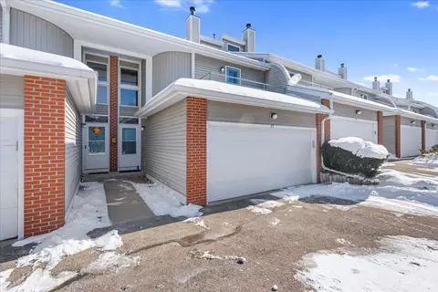 73 Ponwood Cir, Madison, WI 53717