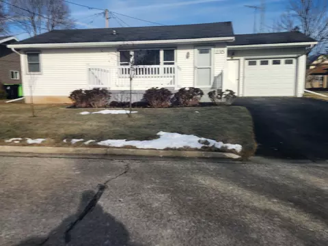 235 W Charles St, Markesan, WI 53946